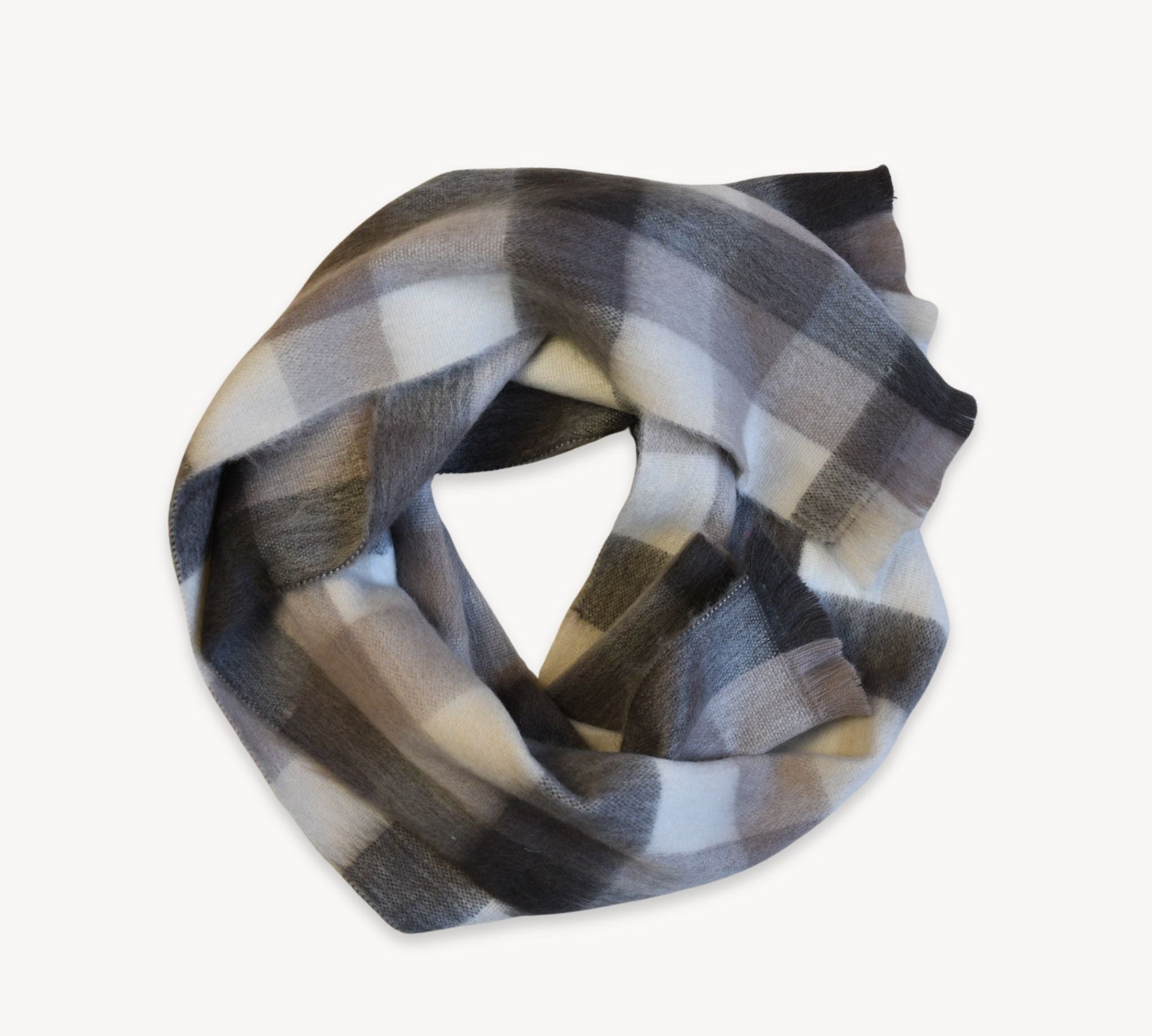 Alpaca Seamless Check Scarf