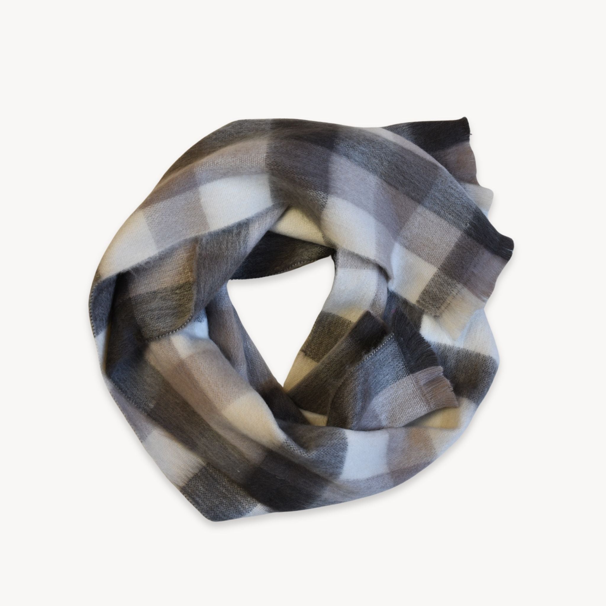 Alpaca Seamless Check Scarf